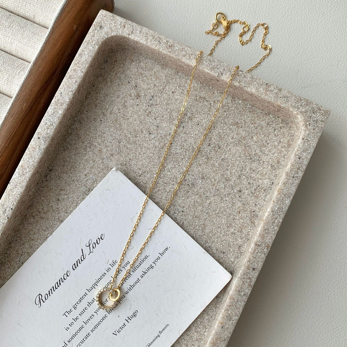 COLLIER AGT RH GOLD ANNEAUX ENTRELACES