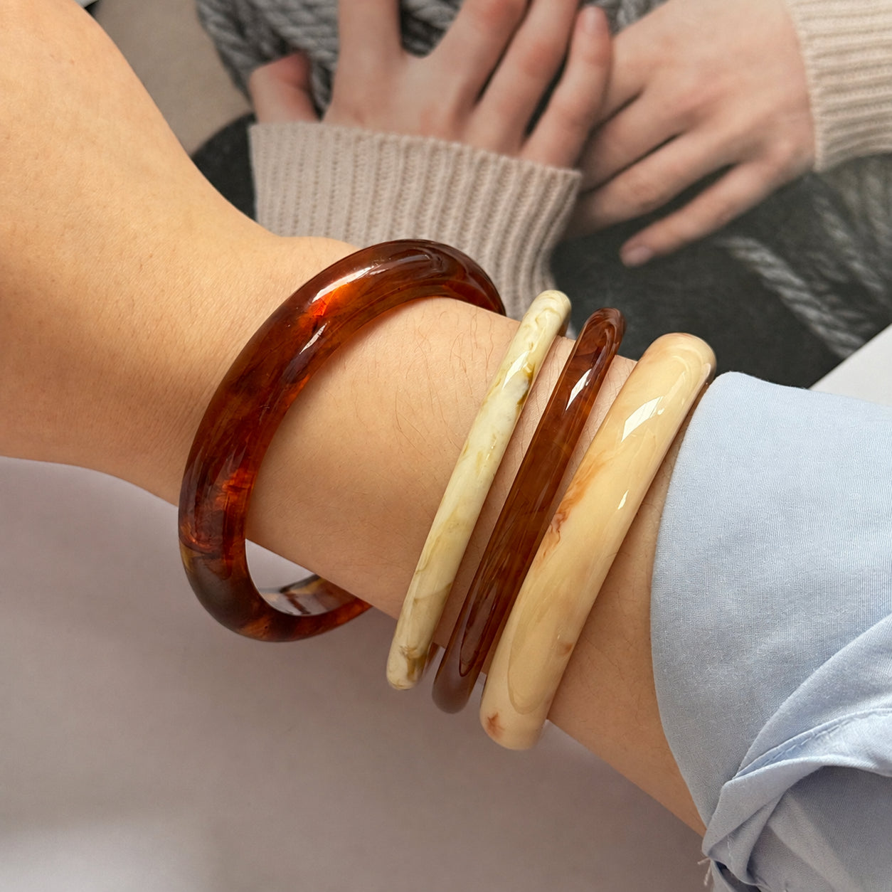BRACELET ACRYLIQUE LOT DE 4