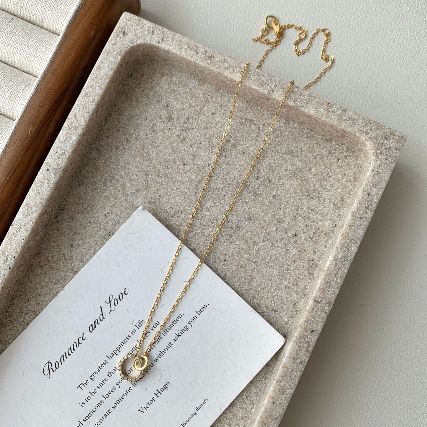 COLLIER AGT RH GOLD ANNEAUX ENTRELACES